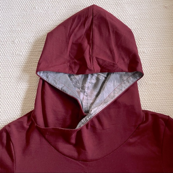 Boy’s Red Long Sleeve Hoodie Size S - Picture 2 of 6